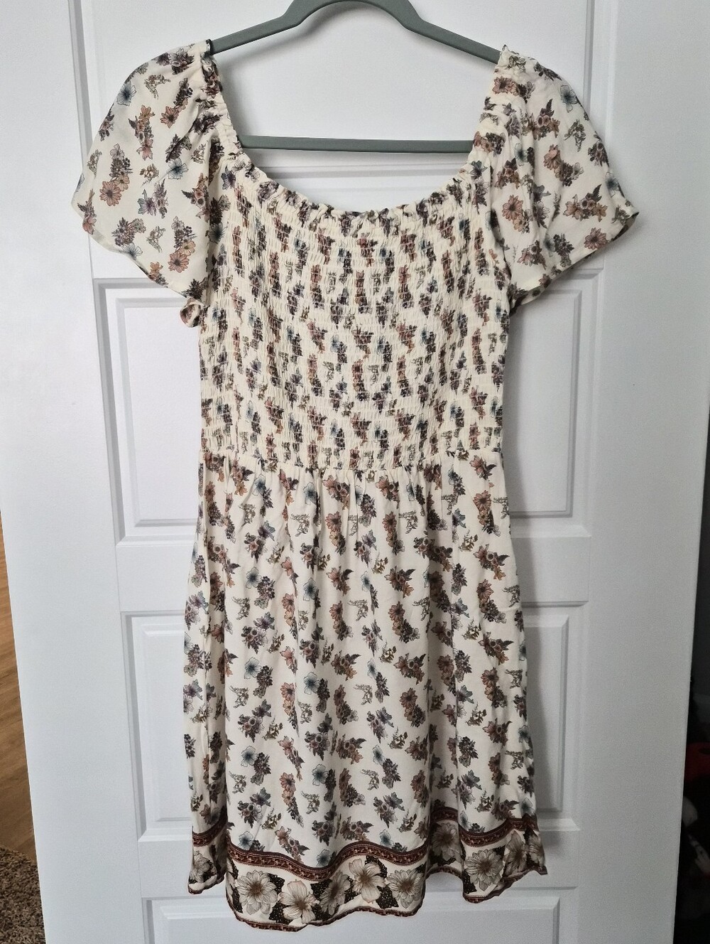 Jolt Women's Cream Floral Cottagecore Smocked Sundress